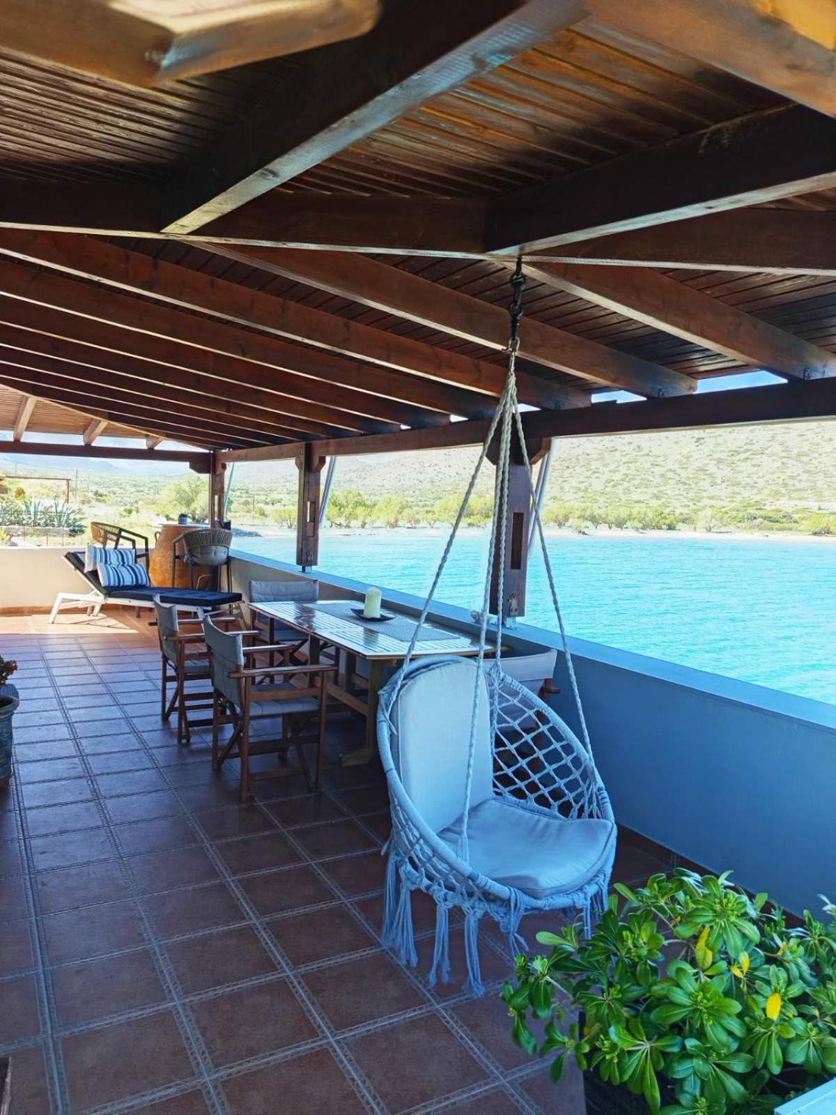 Tholos Alexandra'S Beachfront House Kavoúsion Exterior foto