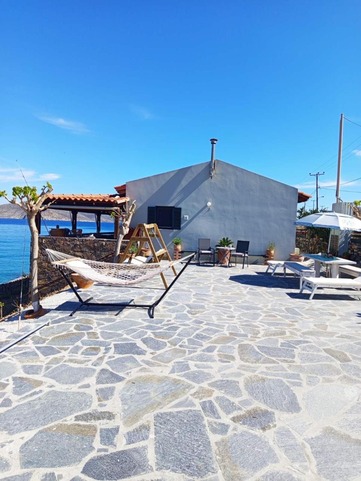 Tholos Alexandra'S Beachfront House Kavoúsion Cameră foto